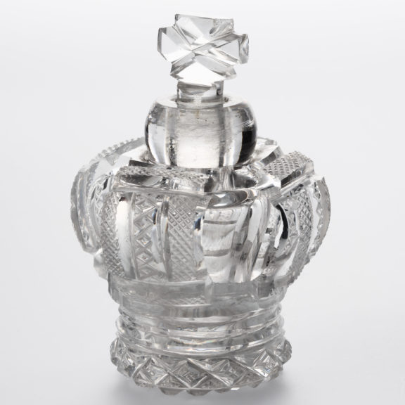 Clear cut glass scent bottle in shape of a crown