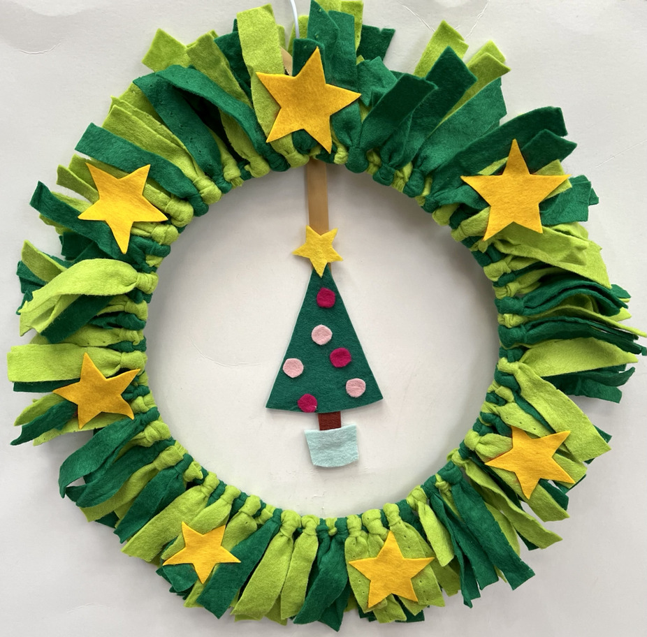 Image of a felt Christmas Wreath