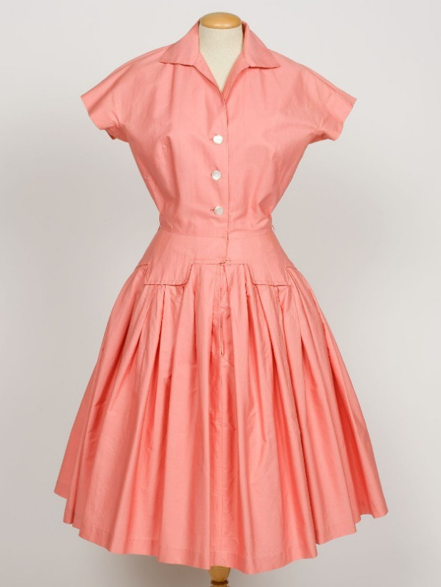 Image of a pink dress 